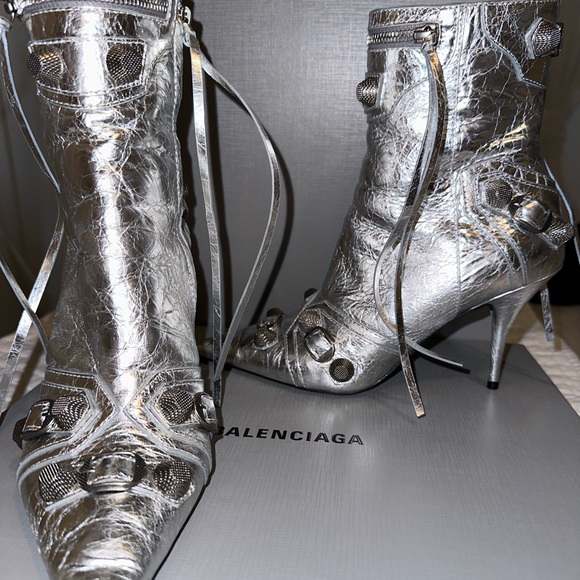 WOMEN'S CAGOLE 90MM BOOTIE METALLIZED IN SILVER - Picture 6 of 9